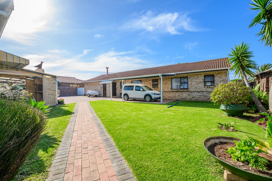 5 Bedroom Property for Sale in Walmer Downs Eastern Cape